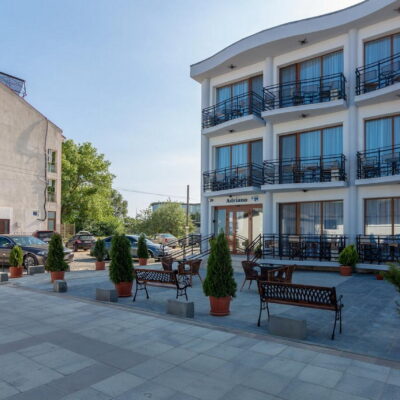 Poze exterior si cu marea se pot pune si pe prima pag sa atraga (9)